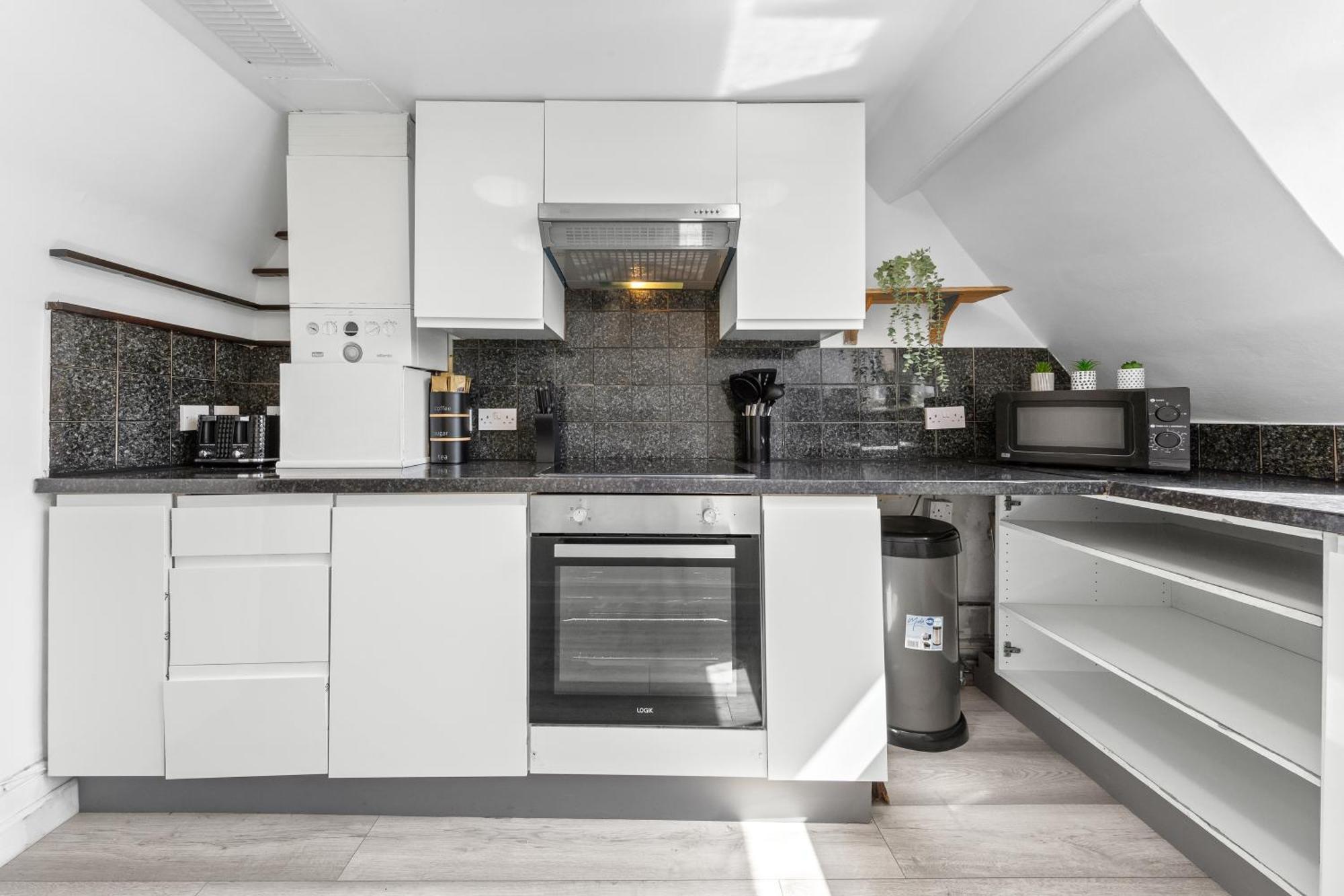 Apartment Ahava House Bigger Savings-central Brixton-wifi-4br London