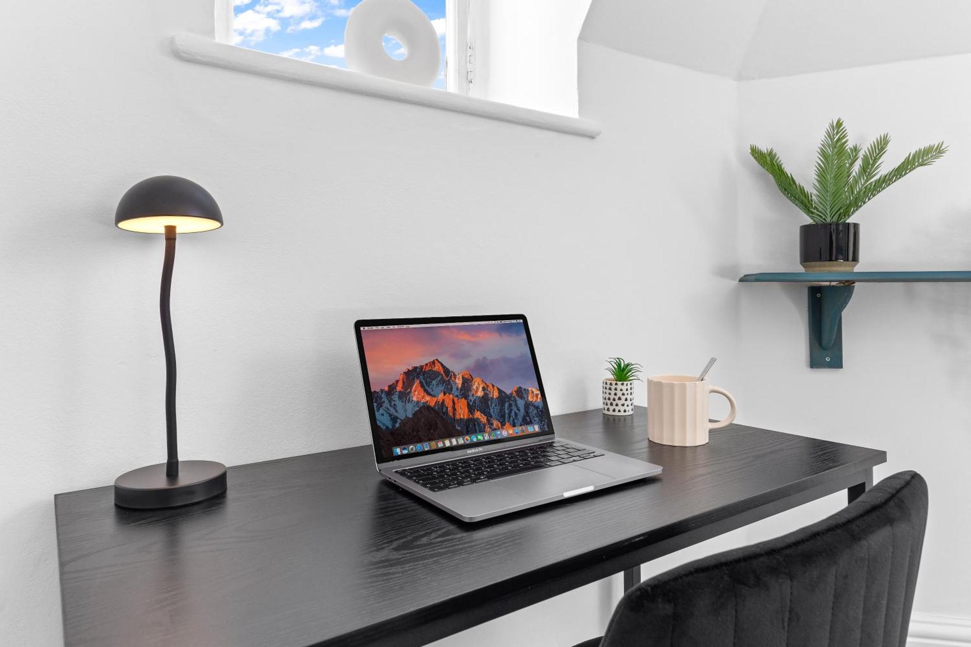 Ahava House Bigger Savings-central Brixton-wifi-4br London